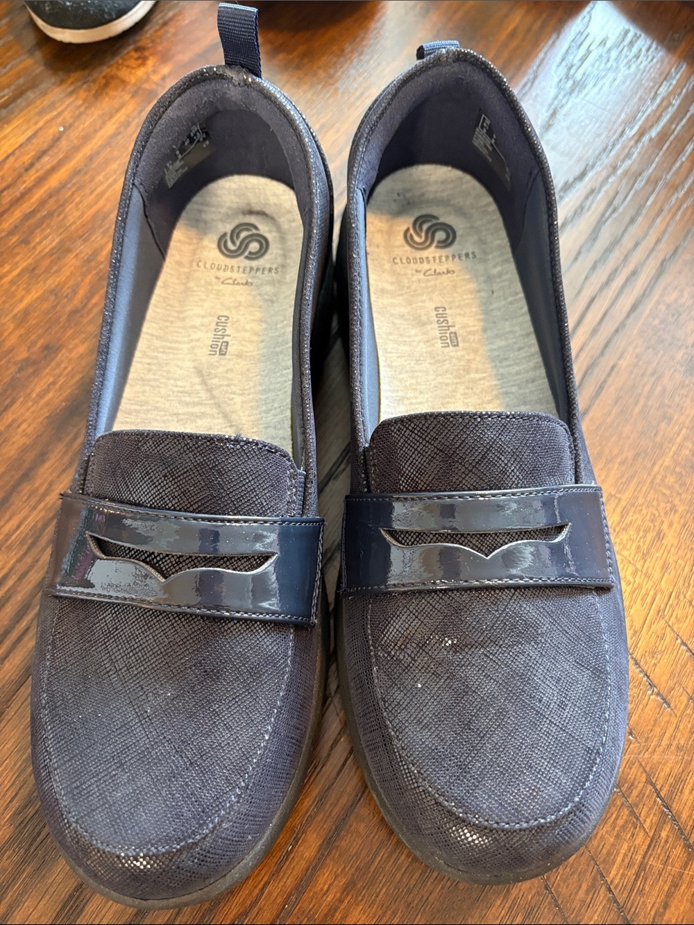 Clarks Cloudsteppers Women’s Navy Slip-On Loafers - never worn